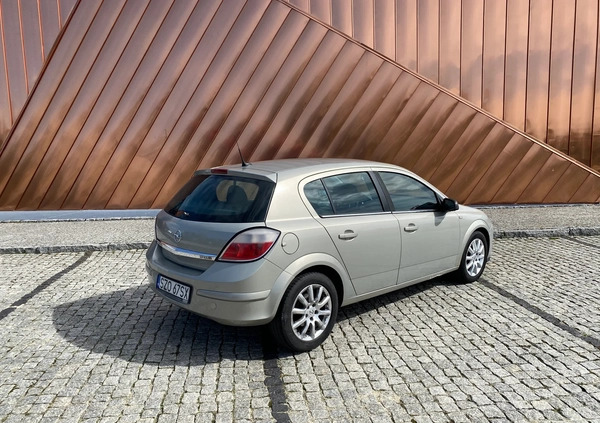 Opel Astra cena 6900 przebieg: 253000, rok produkcji 2005 z Żory małe 79
